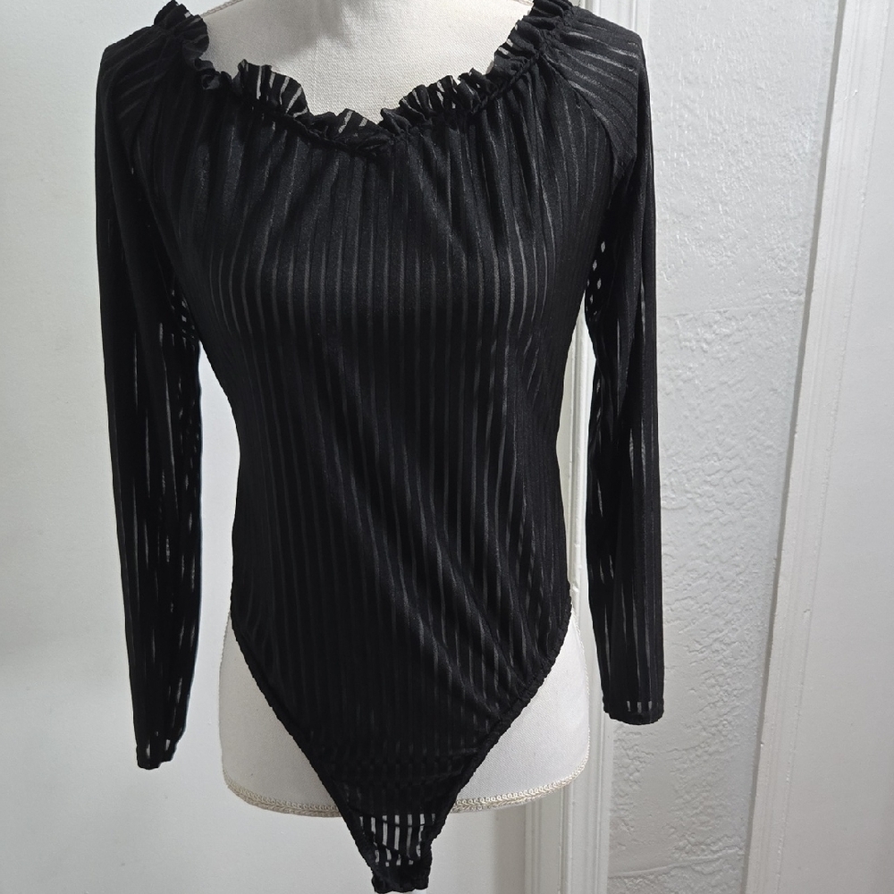 PrettyLittleThing Black Striped Long Sleeve Bodysuit